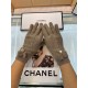 Chanel new cashmere knitted gloves   100% cashmere on the hand that is warm   This section uses natural high-quality cashmere soft warm and comfortable 7GG double yarn handmade horizontal machine flat knitting handmade n