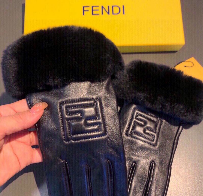 .Fendi FENDI  2021 fall and winter lazy rabbit hair sheepskin embroidered gloves   cell phone touch screen, worth comparing     the same paragraph of different quality, kill the market poor products, imported first-class