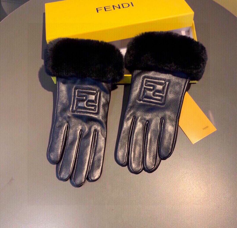 .Fendi FENDI  2021 fall and winter lazy rabbit hair sheepskin embroidered gloves   cell phone touch screen, worth comparing     the same paragraph of different quality, kill the market poor products, imported first-class