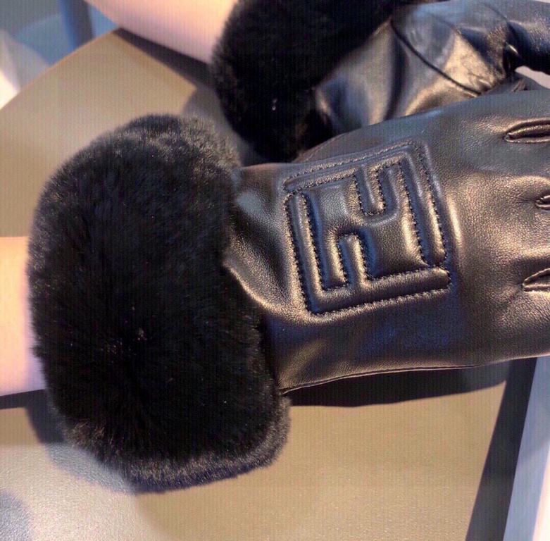 .Fendi FENDI  2021 fall and winter lazy rabbit hair sheepskin embroidered gloves   cell phone touch screen, worth comparing     the same paragraph of different quality, kill the market poor products, imported first-class