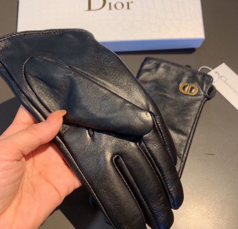 Dior DIDR new 2022 fall and winter CD sheepskin embroidered gloves   cell phone touch screen, worth comparing     the same paragraph different quality, kill the market poor products, the goddess set of the United States 