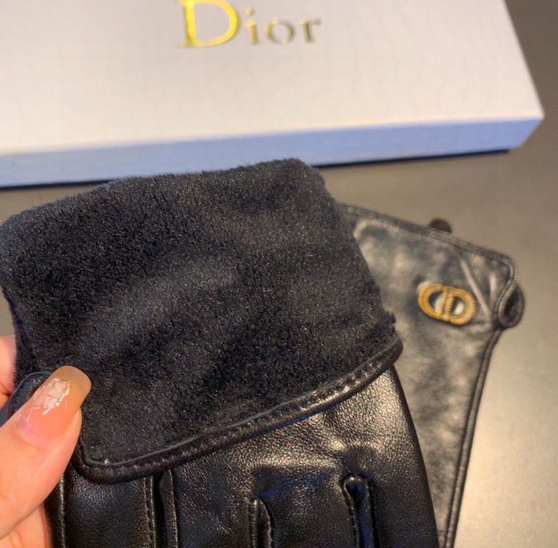 Dior DIDR new 2022 fall and winter CD sheepskin embroidered gloves   cell phone touch screen, worth comparing     the same paragraph different quality, kill the market poor products, the goddess set of the United States 