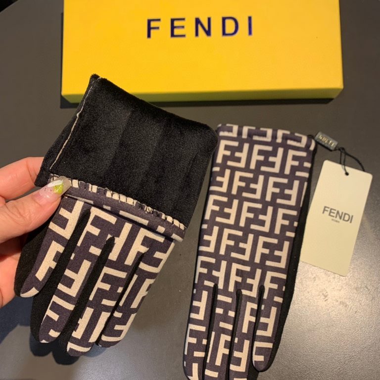 runFendi FENDI  2022 fall and winter cashmere gloves worth comparing     the same paragraph of different quality, kill the market poor product,   classic but not fashionable paragraph . Like can get started, this quality