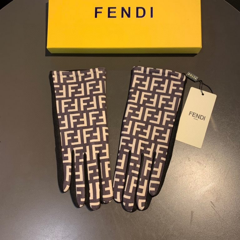 runFendi FENDI  2022 fall and winter cashmere gloves worth comparing     the same paragraph of different quality, kill the market poor product,   classic but not fashionable paragraph . Like can get started, this quality