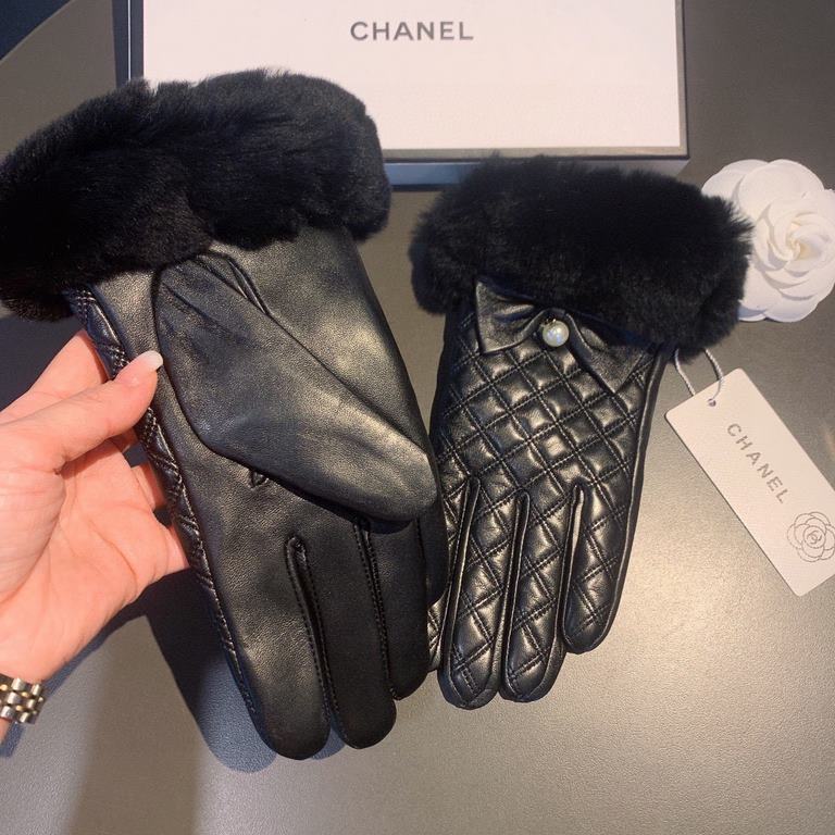 .Chanel Chanel 2022 fall and winter lazy rabbit hair messy embroidery   Sheepskin gloves   mobile touch screen, worth comparing    the same paragraph of different qualities, kill the market poor products, imported first-