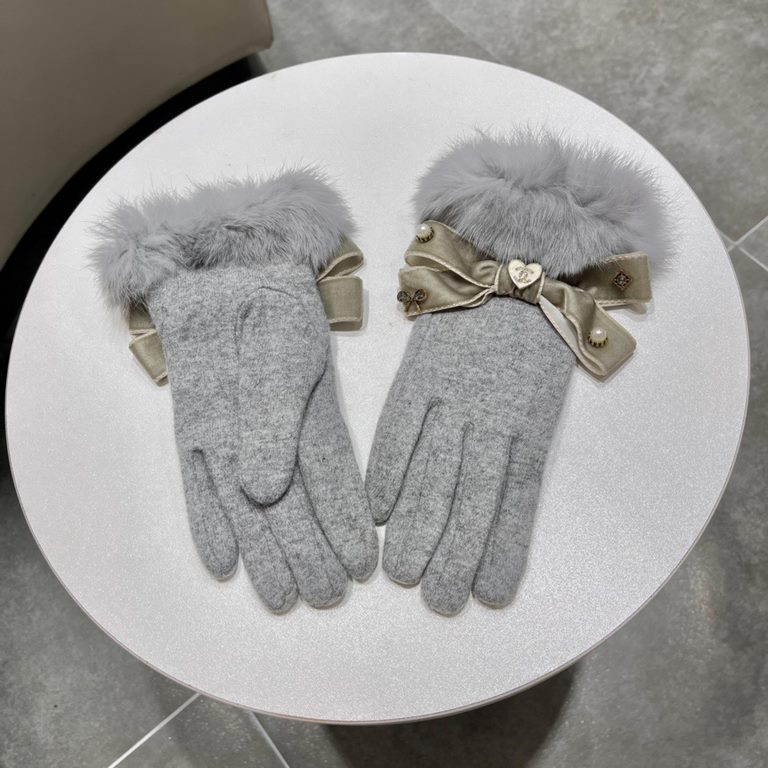 Chanel Chanel 2022 fall and winter lazy rabbit hair wool gloves   worth comparing     the same paragraph of different quality, kill the market poor product, wool ten lazy rabbit hair lining padded   classic but not fashi