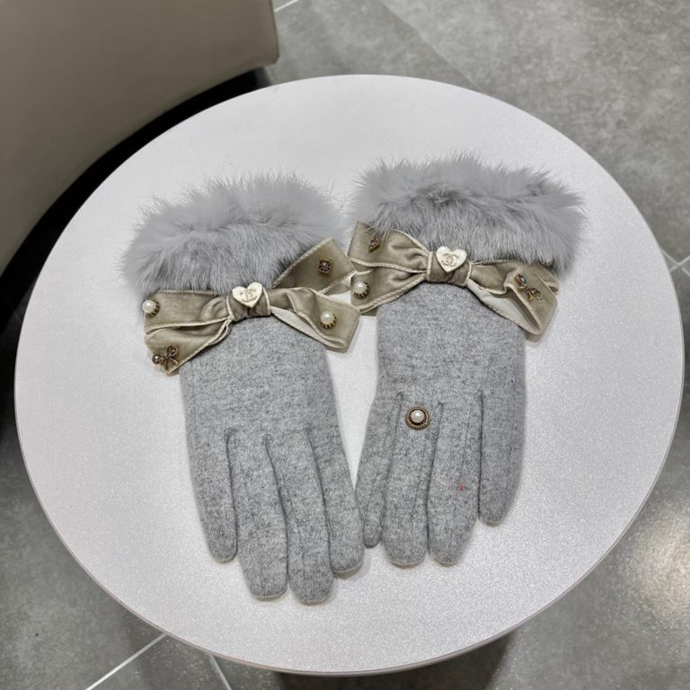 Chanel Chanel 2022 fall and winter lazy rabbit hair wool gloves   worth comparing     the same paragraph of different quality, kill the market poor product, wool ten lazy rabbit hair lining padded   classic but not fashi