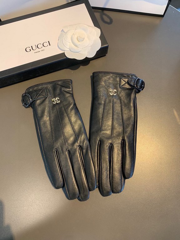 Chanel hot circle of friends women's leather gloves, imported from Ethiopia touch screen sheepskin, simple and generous static surface style add a small LOGO buckle, small buckle to adjust the size of the super-soft padd