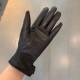 Chanel hot circle of friends women's leather gloves, imported from Ethiopia touch screen sheepskin, simple and generous static surface style add a small LOGO buckle, small buckle to adjust the size of the super-soft padd