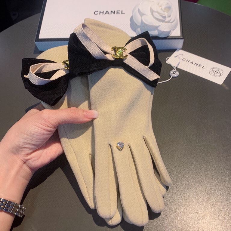 2022 new Chanel Chanel counter new wool gloves, fashion gloves, fall and winter warm padded lining, on the hand super comfortable and soft, versatile! Matching box   even size