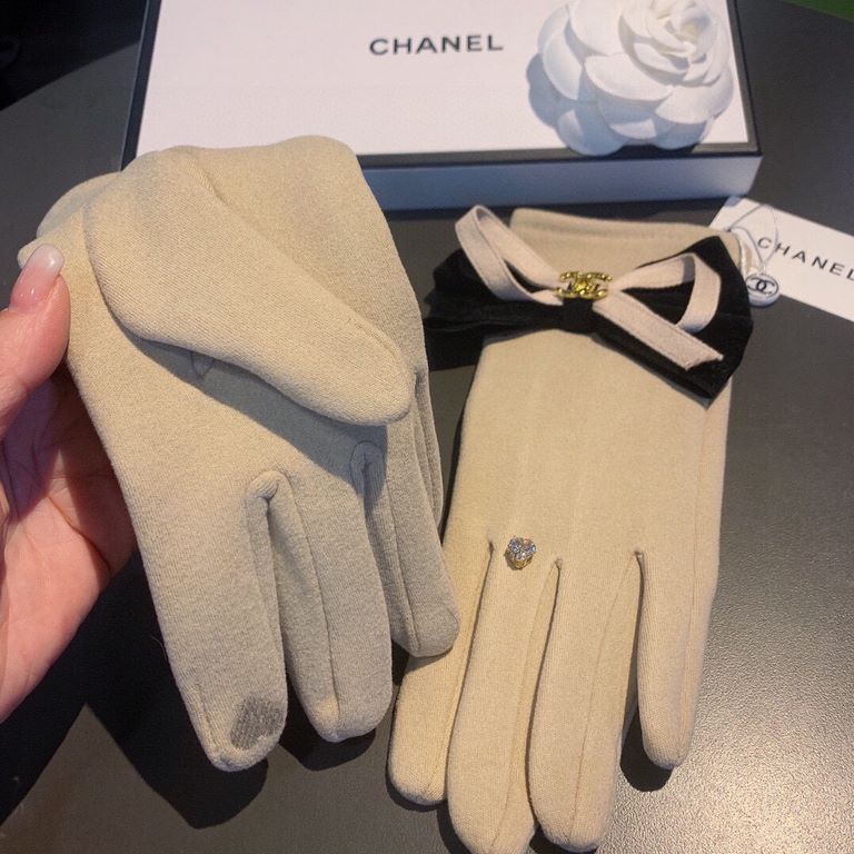 2022 new Chanel Chanel counter new wool gloves, fashion gloves, fall and winter warm padded lining, on the hand super comfortable and soft, versatile! Matching box   even size