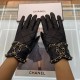 Chanel Chanel latest chain  full hand knitted double C    touch screen gloves, made of imported Esse sheepskin  , silk lining [hee-haw] [hee-haw] cost-effective is very high,   , the goddess must-have