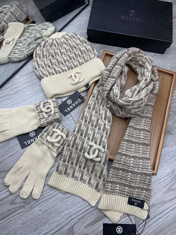 . C home. [Three-piece wool suit hat  scarf  gloves] classic suit hat! Warm and super comfortable ~ winter Miss ageing artifacts Oh ~ this winter you are missing such a set of suit hat la ~ and warm and stylish! Men's an