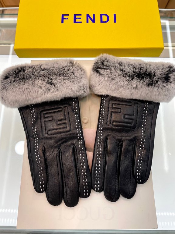 Fendi Fendi's latest embroidered double C logo Leather using imported Essex skin Spiked with top-white grade goatskin  lazy rabbit   hair, feel softer and more delicate sticky greasy skin-friendly, better warmth of the n