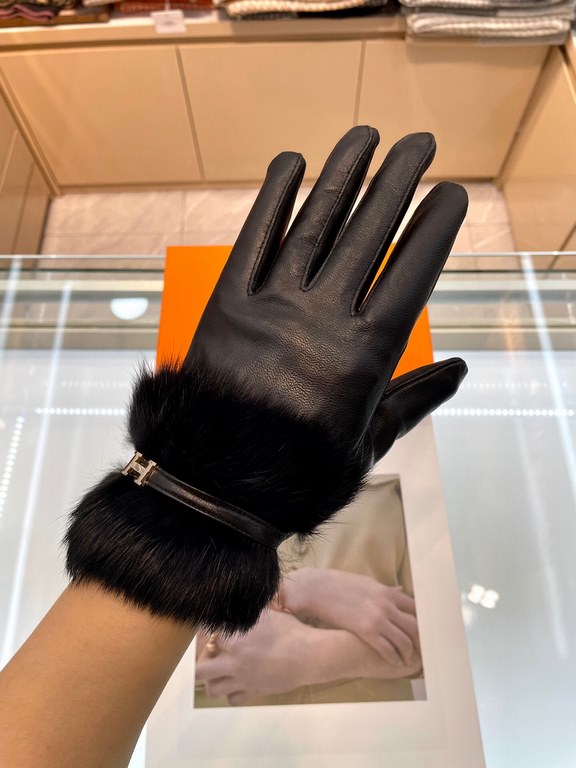 New exclusive first Hermes women's new high-grade sheepskin gloves    Goddesses preferred can not miss    First-class sheepskin Leather fine and soft cashmere lining to keep warm better Goddesses set of the United States