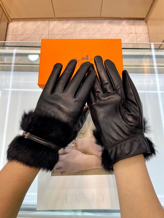 New exclusive first Hermes women's new high-grade sheepskin gloves    Goddesses preferred can not miss    First-class sheepskin Leather fine and soft cashmere lining to keep warm better Goddesses set of the United States