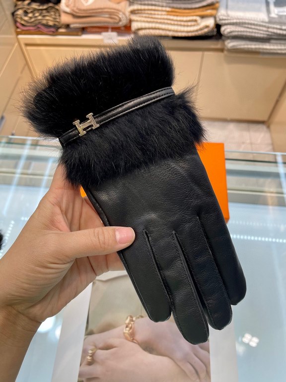 New exclusive first Hermes women's new high-grade sheepskin gloves    Goddesses preferred can not miss    First-class sheepskin Leather fine and soft cashmere lining to keep warm better Goddesses set of the United States