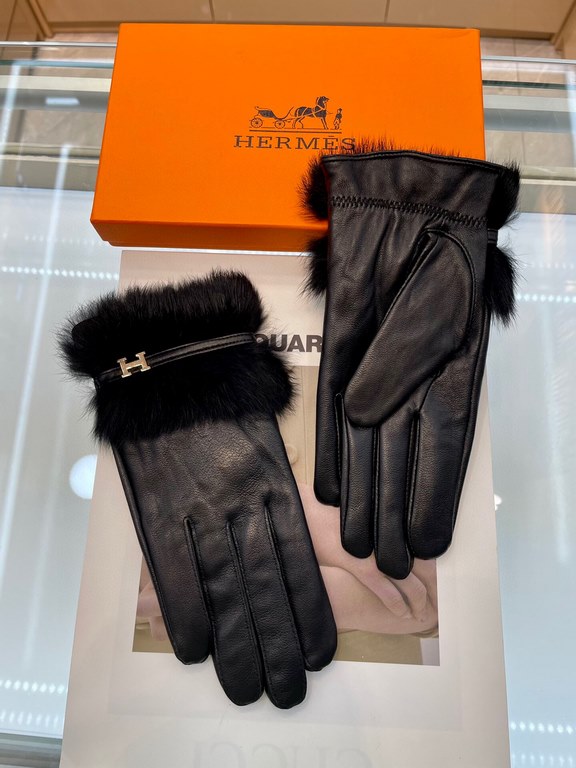 New exclusive first Hermes women's new high-grade sheepskin gloves    Goddesses preferred can not miss    First-class sheepskin Leather fine and soft cashmere lining to keep warm better Goddesses set of the United States