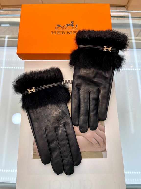 New exclusive first Hermes women's new high-grade sheepskin gloves    Goddesses preferred can not miss    First-class sheepskin Leather fine and soft cashmere lining to keep warm better Goddesses set of the United States