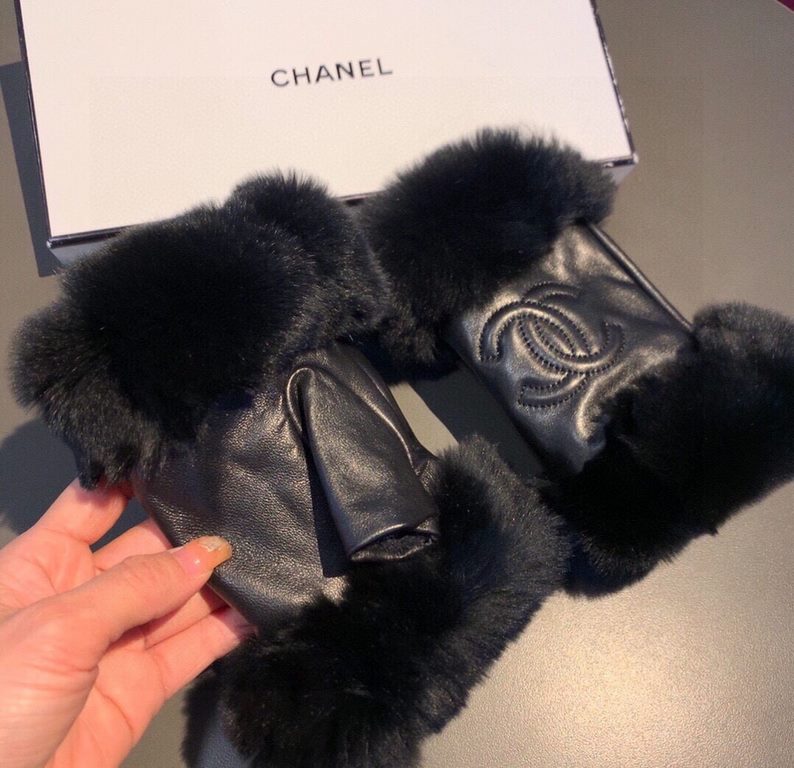 With packagingChanel Chanel 2022 fall and winter lazy rabbit hair sheep finger sheepskin gloves   worth comparing     the same paragraph of different quality, kill the market poor product, imported first-class sheepskin 