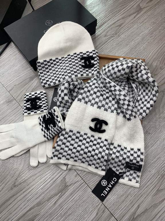 C family. [Three-piece wool suit hat  scarf  gloves] classic suit hat! Warm and super comfortable ~ winter Miss ageing artifacts Oh ~ this winter you are missing such a set of suit hat la ~ and warm and stylish! Men's an