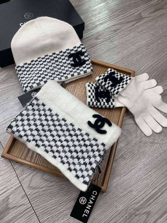 C family. [Three-piece wool suit hat  scarf  gloves] classic suit hat! Warm and super comfortable ~ winter Miss ageing artifacts Oh ~ this winter you are missing such a set of suit hat la ~ and warm and stylish! Men's an