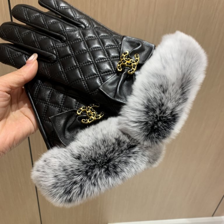 with packagingChanel Chanel 2022 fall and winter double C lazy rabbit hair sheepskin gloves   cell phone touch screen, worth comparing     the same paragraph different quality, kill the market poor product, imported a fi