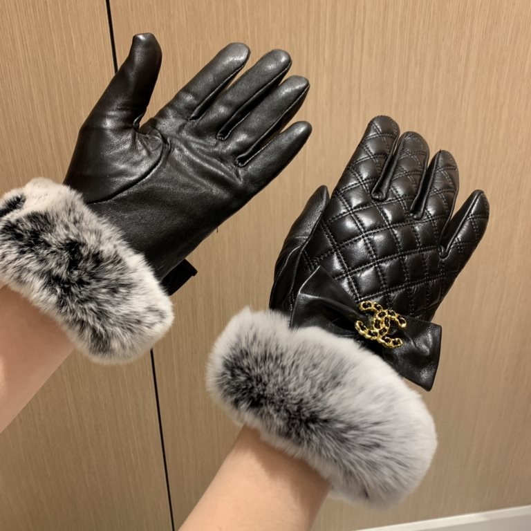 with packagingChanel Chanel 2022 fall and winter double C lazy rabbit hair sheepskin gloves   cell phone touch screen, worth comparing     the same paragraph different quality, kill the market poor product, imported a fi