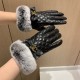 with packagingChanel Chanel 2022 fall and winter double C lazy rabbit hair sheepskin gloves   cell phone touch screen, worth comparing     the same paragraph different quality, kill the market poor product, imported a fi