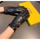 .Fendi FENDI  2022 fall and winter twill double FF original hardware first-class single leather gloves   mobile touch screen, worth comparing     the same paragraph of different qualities, kill the market poor products, 