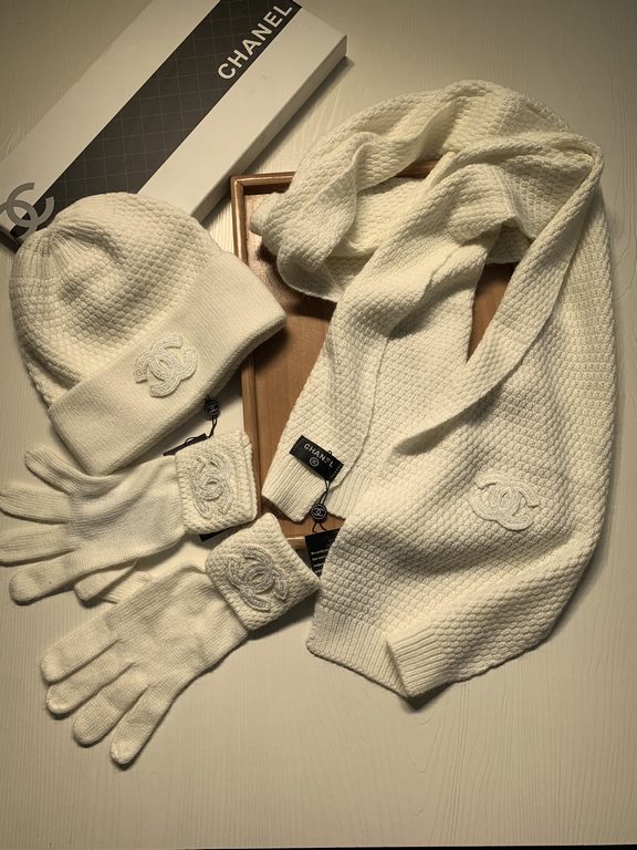 . C home. [Three-piece wool suit hat  scarf  gloves] classic suit hat! Warm and super comfortable ~ winter Miss ageing artifacts Oh ~ this winter you are missing such a set of suit hat la ~ and warm and fashion! Men's an