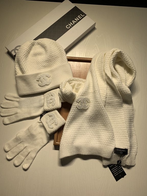 . C home. [Three-piece wool suit hat  scarf  gloves] classic suit hat! Warm and super comfortable ~ winter Miss ageing artifacts Oh ~ this winter you are missing such a set of suit hat la ~ and warm and fashion! Men's an