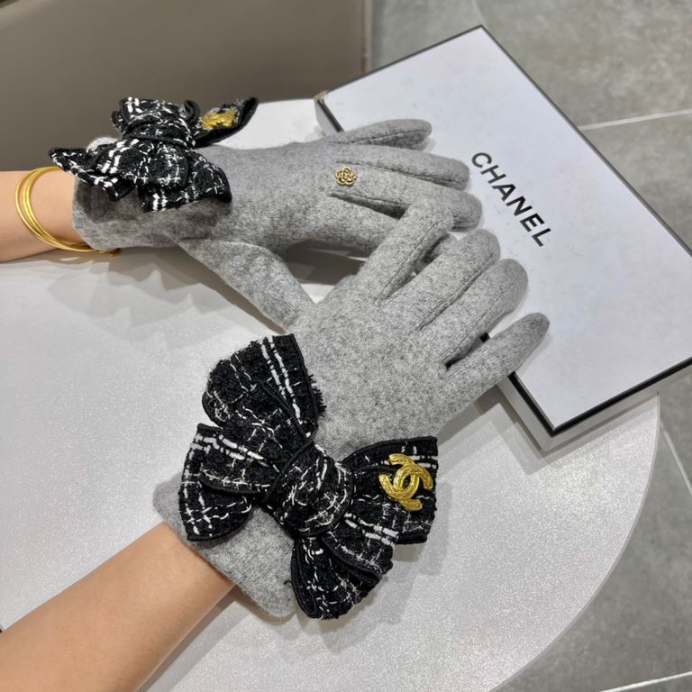 2022 new Chanel Chanel counter new wool gloves, fashion gloves, fall and winter warm padded lining, on the hand super comfortable and soft, versatile! Matching box   even size