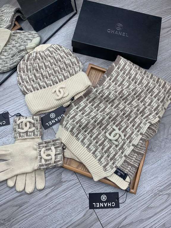 C family. [Three-piece wool suit hat  scarf  gloves] classic suit hat! Warm and super comfortable ~ winter Miss ageing artifacts Oh ~ this winter you are missing such a set of suit hat la ~ and warm and stylish! Men's an