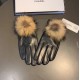 With packaging Chanel Chanel 2022 fall and winter large fox fur ball touch screen gloves   goddesses set of beauty must have   single product, beautiful   worth comparing    the same paragraph of different quality, kill 