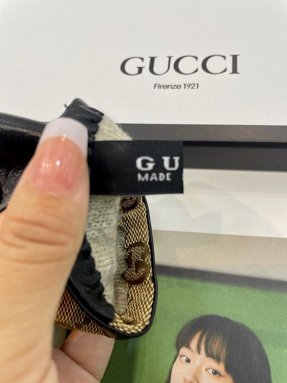 Gucci  burst to   [top original single] official website synchronization women's new high-grade sheepskin gloves     100% selection of imported lambskin lining velvet lining warmth and comfort better Leather luster brigh