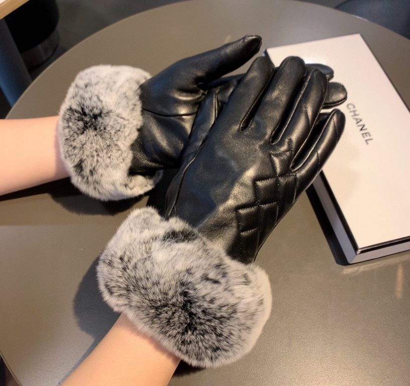 with packagingChanel Chanel 2022 fall and winter lazy rabbit hair   embroidery half-pronged inc inc sheepskin gloves   mobile touch screen, worth comparing    the same paragraph different quality, kill the market poor pr