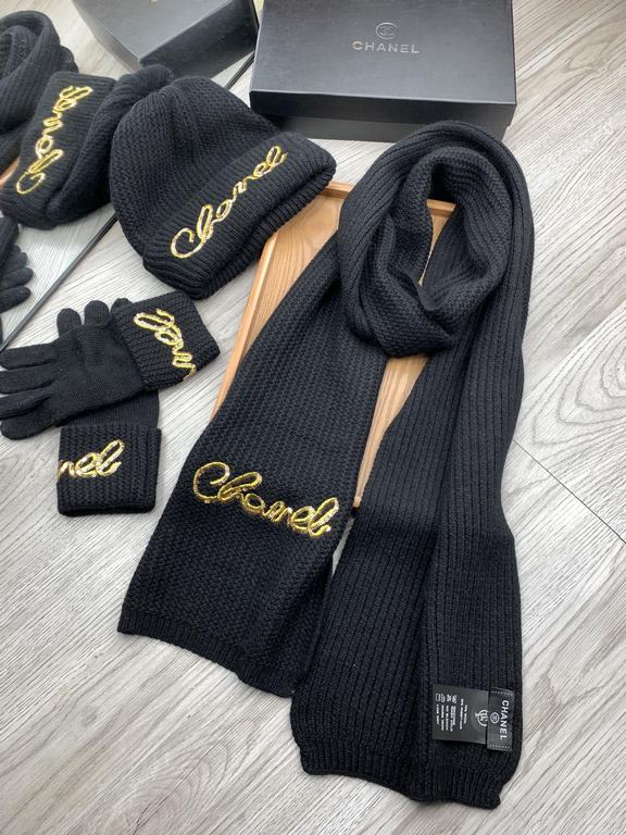 The C's. Three-piece wool suit hat  scarf  gloves] classic suit hat! Warm da super comfortable ~ winter Miss sister ageing artifacts Oh ~ this winter you are missing such a set of suit hat la ~ and warm and fashion! Men'