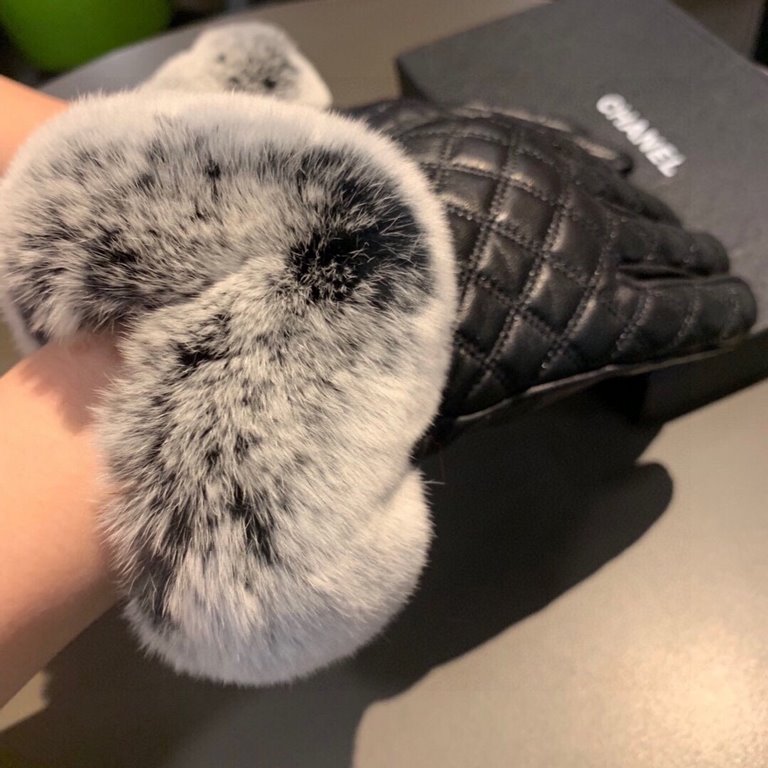 Chanel Chanel 2022 fall and winter lazy rabbit hair sheepskin gloves   cell phone touch screen, worth comparing     the same paragraph of different qualities, kill the market poor products, imported first-class sheepskin