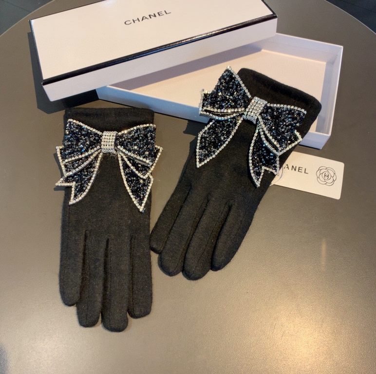 With boxChanel Chanel counter new wool gloves, big bow applique diamond   fashion gloves, fall and winter warm padded lining, super coy bow  , on the hand super comfortable soft, versatile! average size