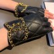 with packagingChanel Chanel 2022 large double C chain fall and winter short   biker   gloves   beautiful drops   worth comparing     the same paragraph of different qualities, kill the market poor products, imported firs