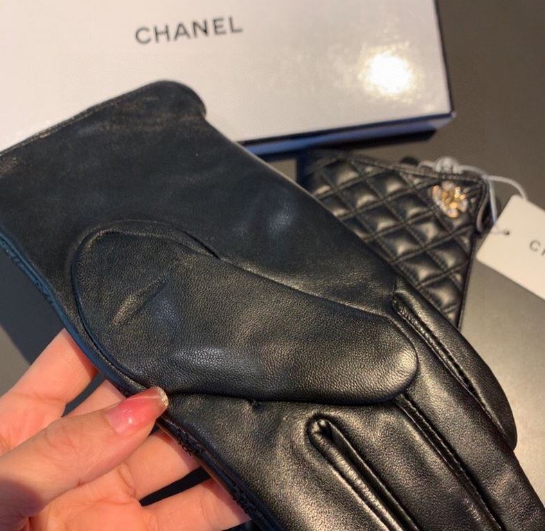 2022 new exclusive first  touch screen gloves Chanel Chanel [original quality] official website synchronization women's new high-grade sheepskin gloves    goddess preferred can not be missed    hundred percent of the sel