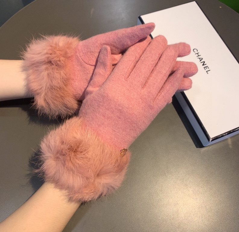 with packagingChanel Chanel 2022 fall and winter lazy rabbit hair wool gloves   worth comparing     the same paragraph of different quality, kill the market poor product, wool ten lazy rabbit hair lining padded   classic