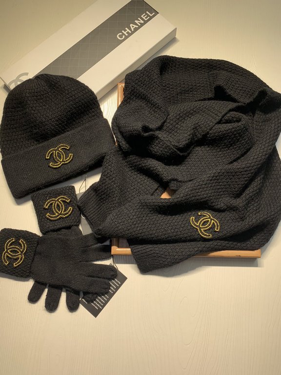 . C home. [Three-piece wool suit hat  scarf  gloves] classic suit hat! Warm and super comfortable ~ winter Miss ageing artifacts Oh ~ this winter you are missing such a set of suit hat la ~ and warm and fashion! Men's an