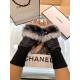 Chanel Chanel fall and winter short lazy rabbit hair gloves   worth comparing     the same paragraph of different quality, kill the market poor product, imported first-class sheepskin  lazy rabbit hair lining padded hand