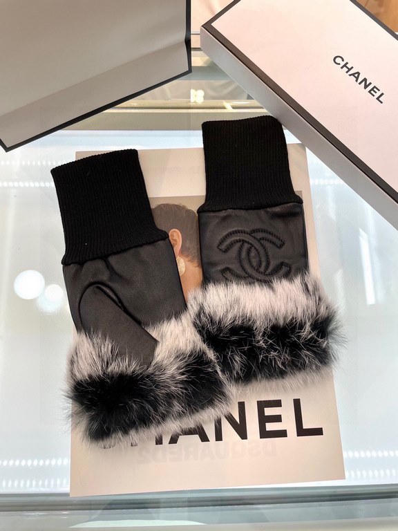 Chanel Chanel fall and winter short lazy rabbit hair gloves   worth comparing     the same paragraph of different quality, kill the market poor product, imported first-class sheepskin  lazy rabbit hair lining padded hand