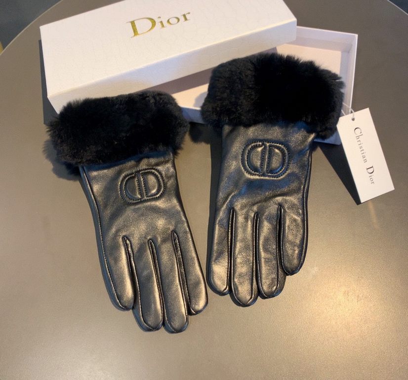 Dior DIDR new 2022 fall and winter lazy rabbit hair CD sheepskin embroidered gloves   cell phone touch screen, worth comparing     the same paragraph different quality, kill the market poor product, imported a first-clas