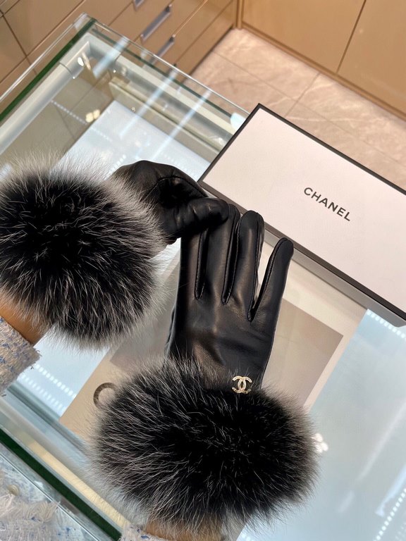 Italian export Chanel original single tail single gloves, using the top white goatskin  fox hair Note that the amount of real fox hair, absolute noblewoman models feel softer and more delicate skin-friendly, better warmt