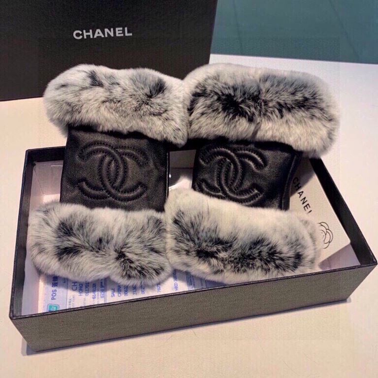 With packagingChanel Chanel 2022 fall and winter lazy rabbit hair sheep finger sheepskin gloves   worth comparing     the same paragraph of different quality, kill the market poor product, imported first-class sheepskin 