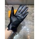 Embroidery touch screen women's gloves LV [original quality] official website synchronization women's new high-grade sheepskin gloves    goddess preferred can not be missed    hundred percent of the selection of imported